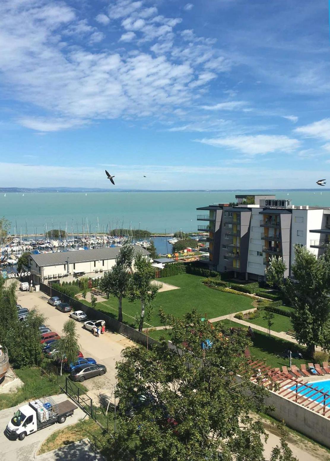 Cadet Holiday Apartman Ezuestpart Siófok Exterior foto